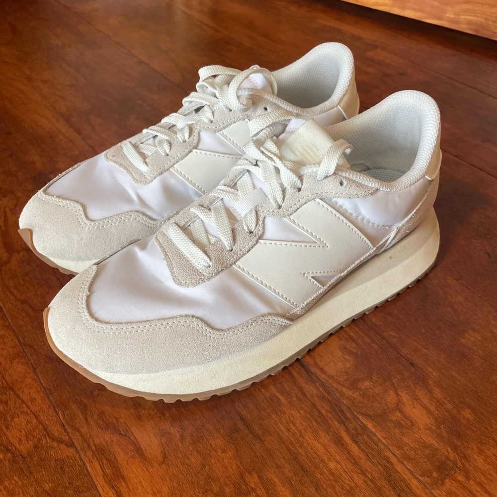 New Balance 237